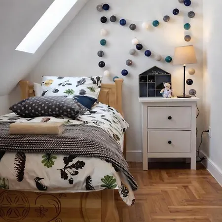 Apartament Wokół Stołu *