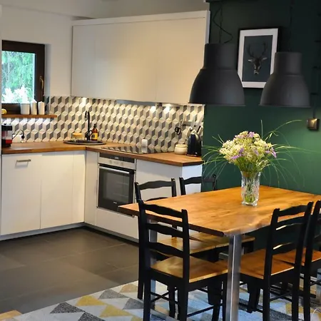 Apartament Wokol Stolu Апартаменты *